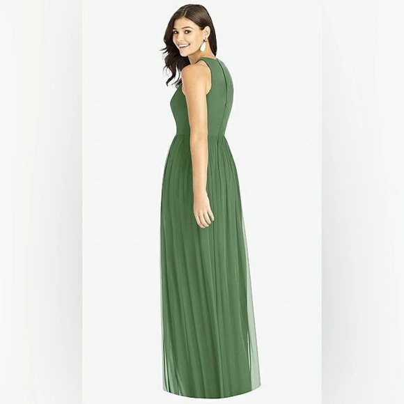 Thread by Dessy Collection SHIRRED SKIRT JEWEL NECK HALTER DRESS VINEYARD GREEN - Picture 2 of 8